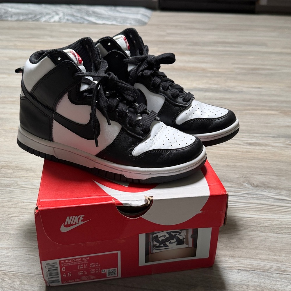 Nike Dunks